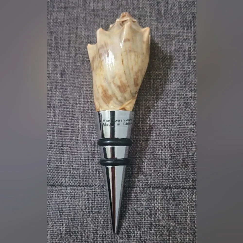 Seashell Wine Bottle Stoppers. Beautiful Accent For Any Bar. New w Box